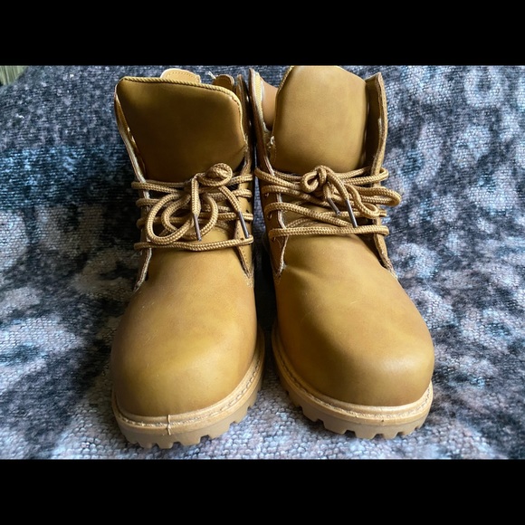 New Unused Camel Double Lace-Up Ankle Boot - Picture 6 of 7